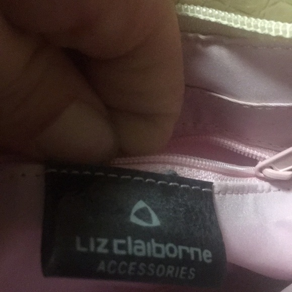 LIZ CLAIBORNE off white purse - Picture 2 of 3
